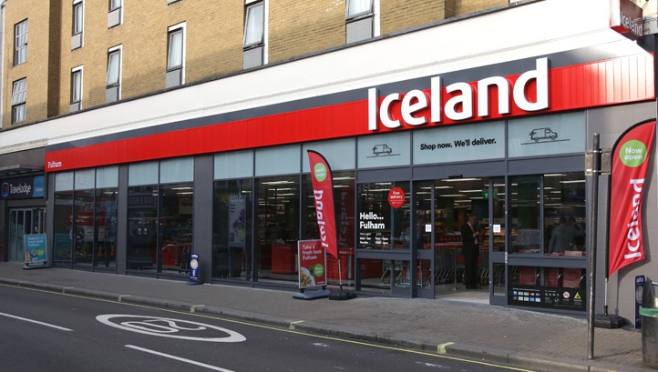 Iceland is launching a national rollout of a successful trial that gave store colleagues the option to take surplus food home from stores at the end of the day. Image: Iceland/Webershandwick